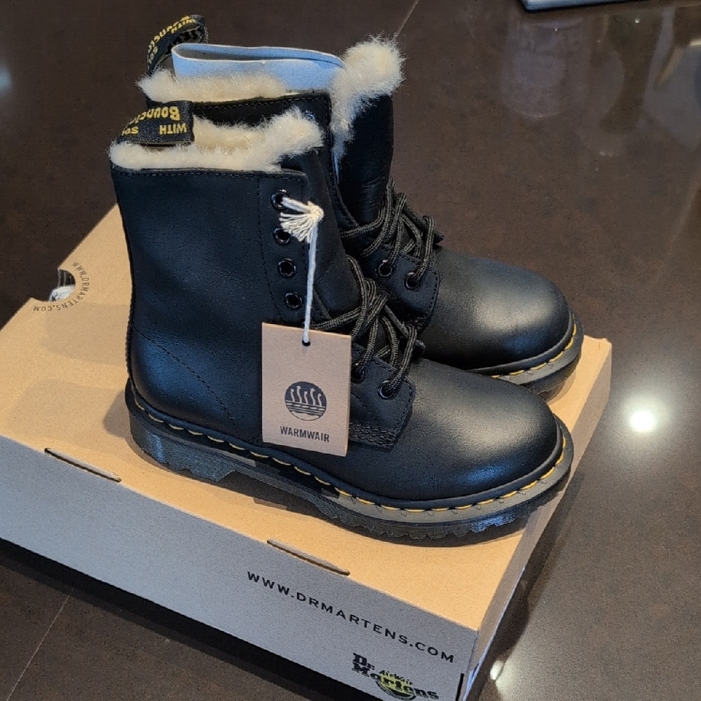 Dr. Martens Serena Burnished Wyoming Black 5us/3uk